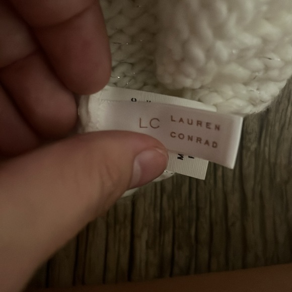 Winterhat - Picture 4 of 4